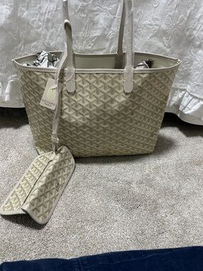 Tote in Natural Beige with White Trim
